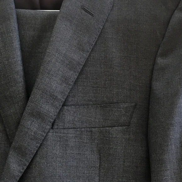 H. Stockton NWT modern fit 42 Reg men’s suit.
